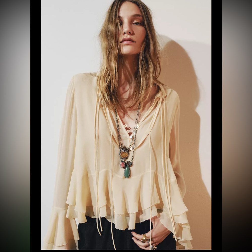 Zara 2 pack of flower stone necklaces